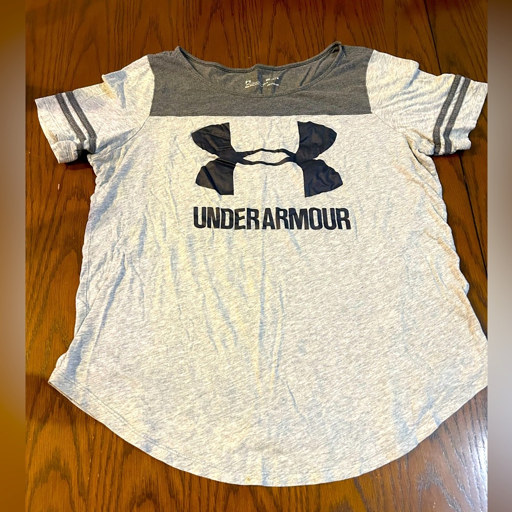 Under Armour football style tee shirt heat gear medium